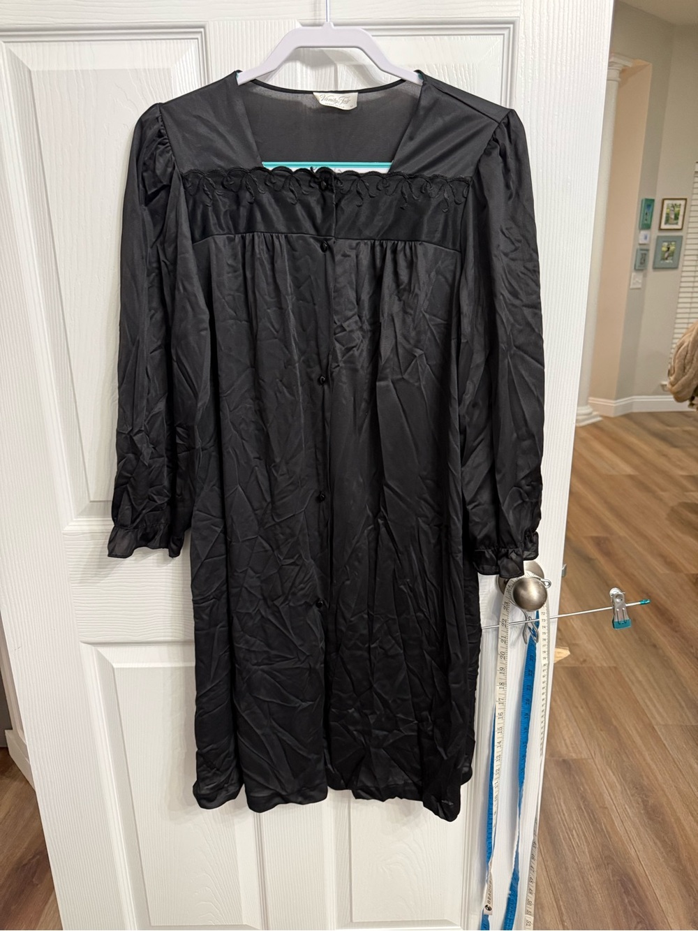 Vintage Vanity Fair Black Nylon Dressing Gown Housecoat Peignoir Robe M USA